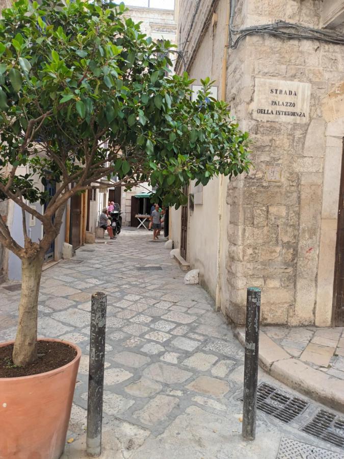 Gasthof Geometric Art Bari