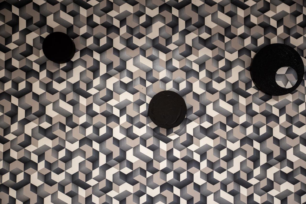 Geometric Art Pensión Bari